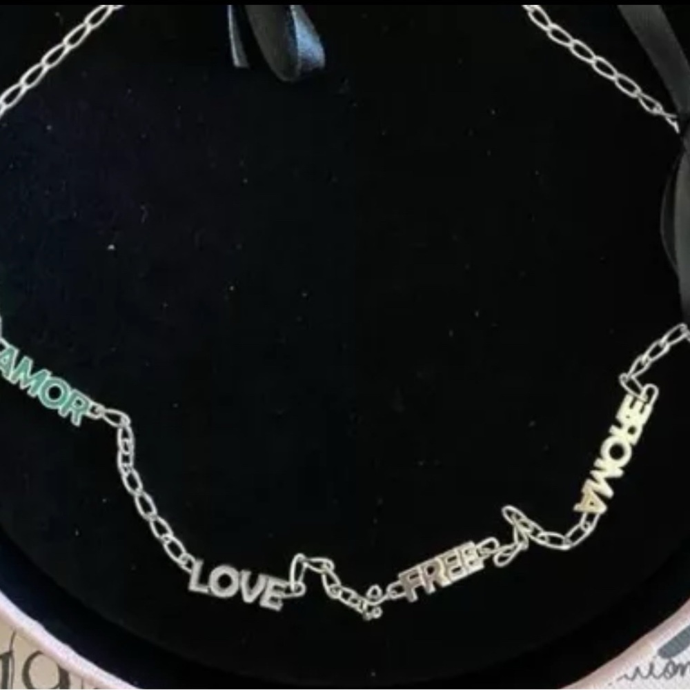 Crossword necklace with Joy, Free and Amore motifs in silver, 50 CM - Picture 3 of 5